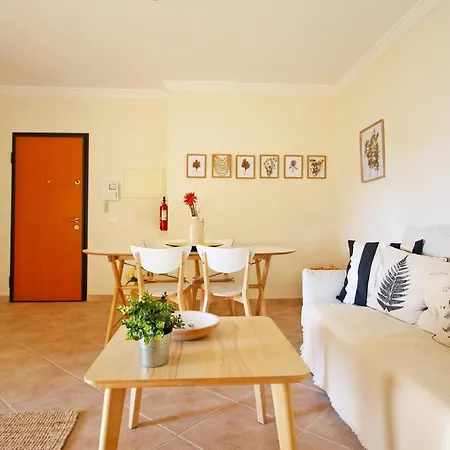 Oliveira Apartment